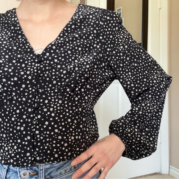 Levi’s size small blouse - Picture 6 of 6